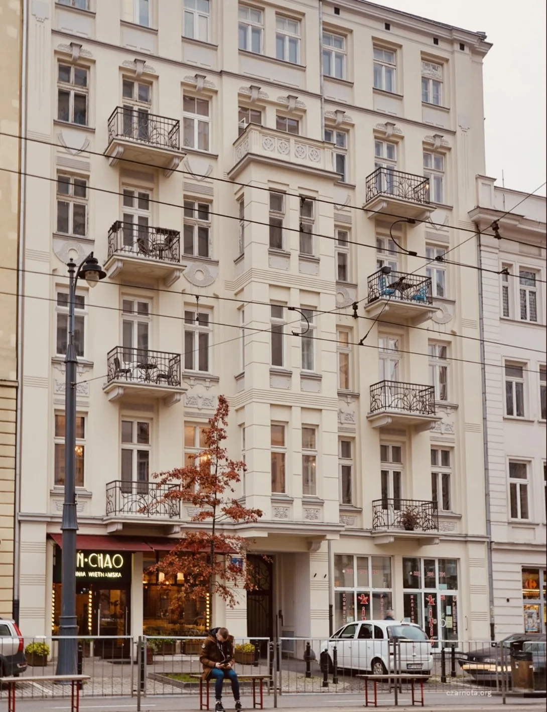 Fasada kamienicy przy Marszałkowskiej